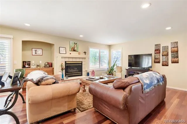 10083 Oak Leaf Way Littleton, CO 80129