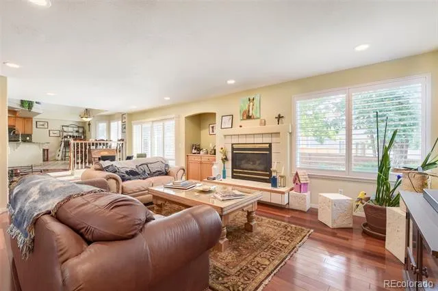10083 Oak Leaf Way Littleton, CO 80129