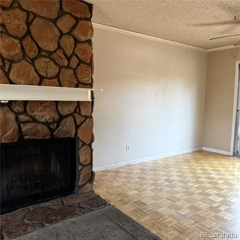 1955 S Oakland Way Aurora, CO 80014