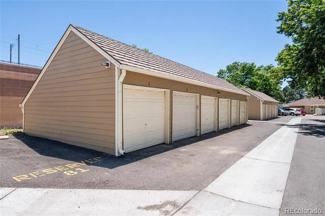 3083 S Ursula Circle #201 Aurora, CO 80014