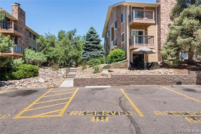 3083 S Ursula Circle #201 Aurora, CO 80014