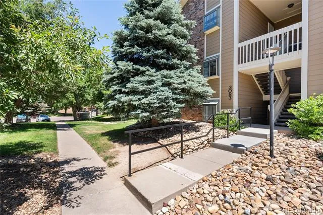 3083 S Ursula Circle #201 Aurora, CO 80014