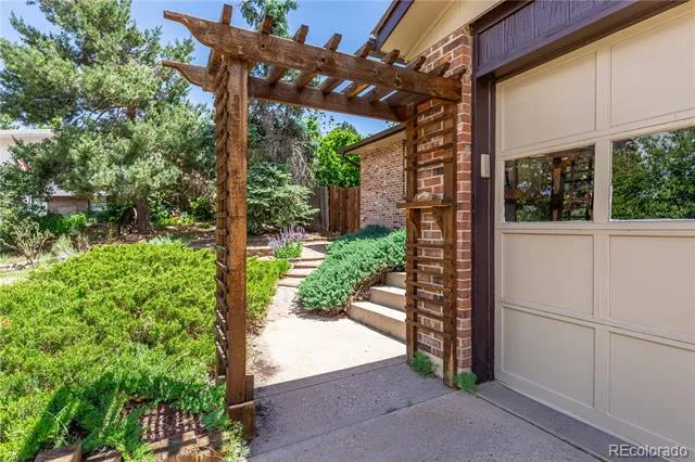208 Elm Court Castle Rock, CO 80104