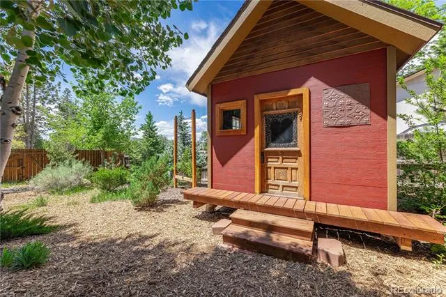 208 Elm Court Castle Rock, CO 80104