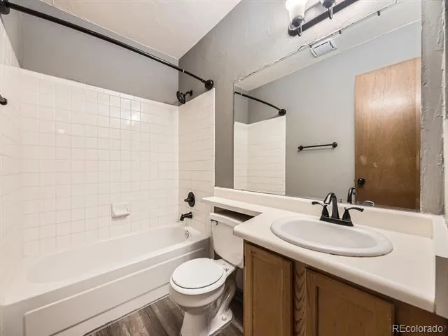 5745 W Atlantic Place #207 Lakewood, CO 80227