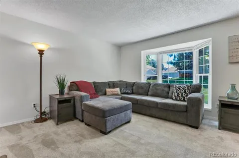 2433 E Fremont Court