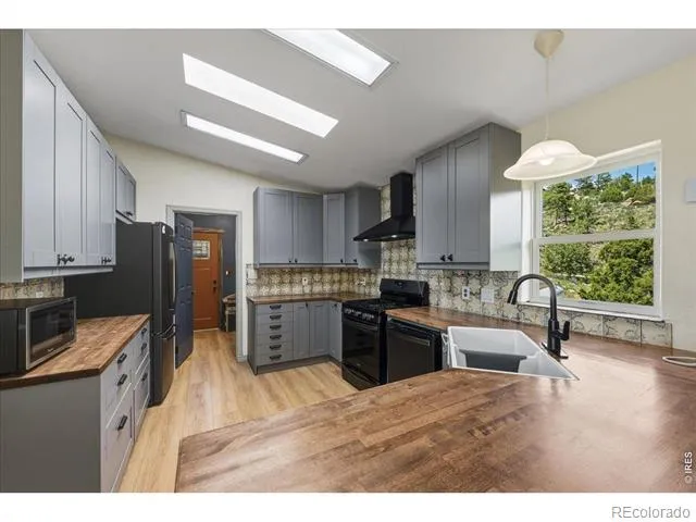 285 Guardian Peak Drive Livermore, CO 80536