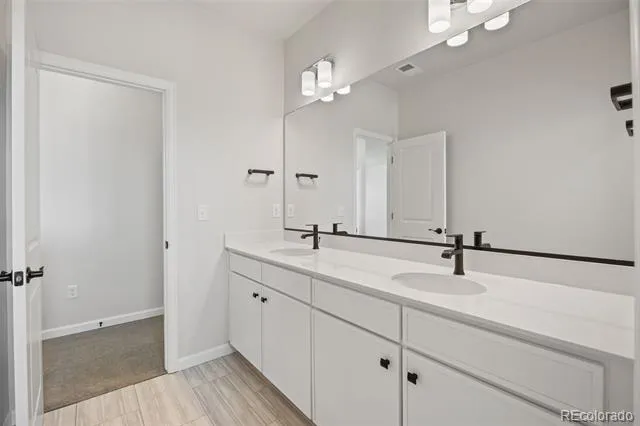 24376 E 35th Drive Aurora, CO 80019