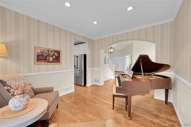 9424 S Hackberry Lane Highlands Ranch, CO 80129