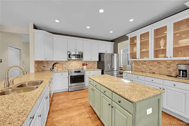 9424 S Hackberry Lane Highlands Ranch, CO 80129