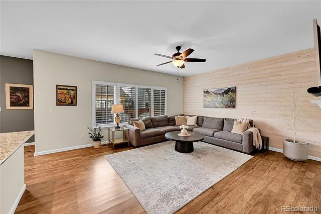 9424 S Hackberry Lane Highlands Ranch, CO 80129