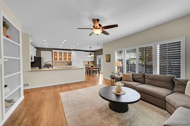 9424 S Hackberry Lane Highlands Ranch, CO 80129