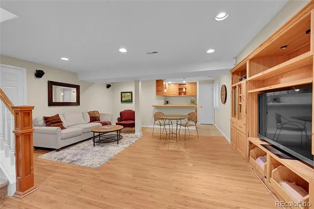 9424 S Hackberry Lane Highlands Ranch, CO 80129