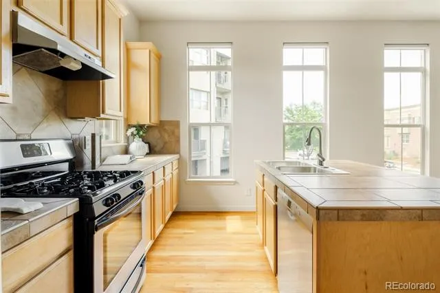 2889 Syracuse Court Denver, CO 80238