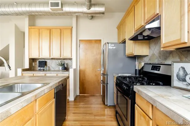 2889 Syracuse Court Denver, CO 80238