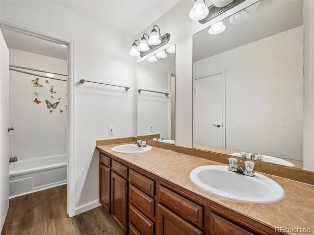 1522 S Carson Street Aurora, CO 80012