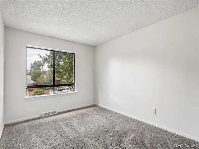 1522 S Carson Street Aurora, CO 80012