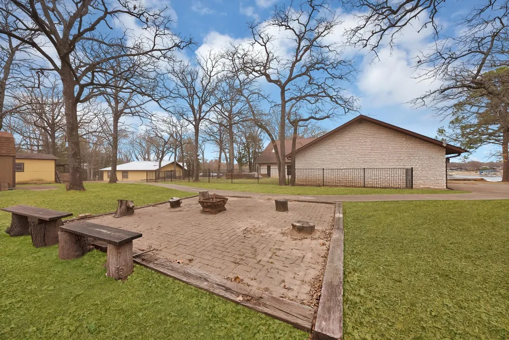 9580 Brockrim Lane Quinlan, TX 75474