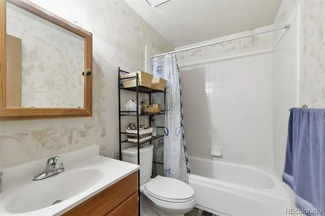 19335 E Batavia Place Aurora, CO 80011