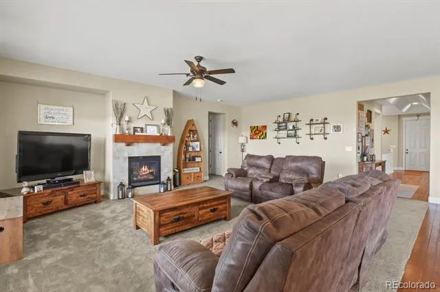 8045 S Elk Court Aurora, CO 80016