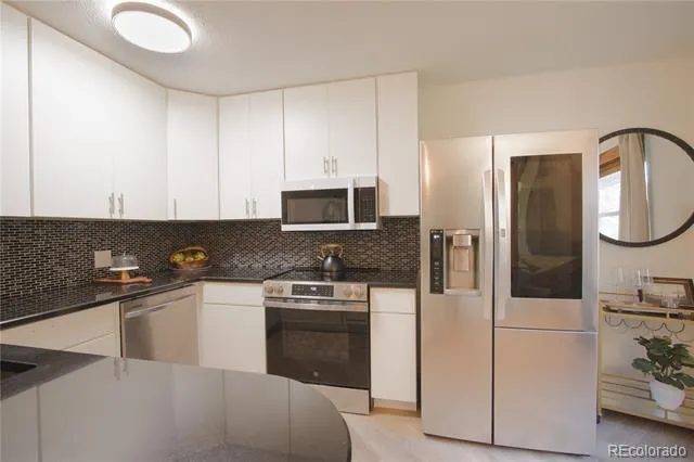 2150 S Vaughn Way #204D Aurora, CO 80014
