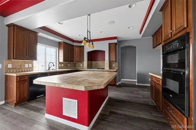 5085 Ridgewood Drive Johnstown, CO 80534