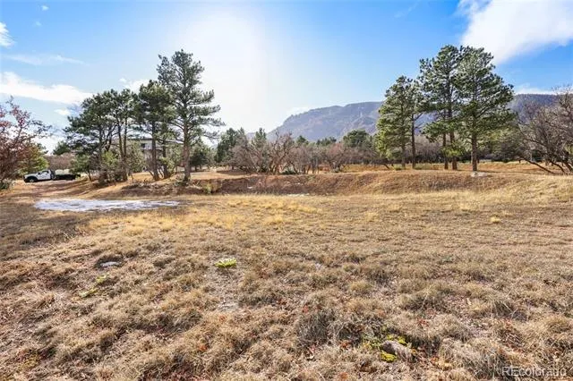 32 Penrose Lane Colorado Springs, CO 80906