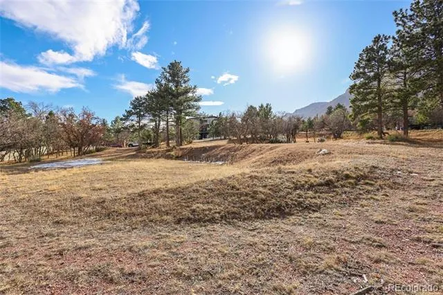 32 Penrose Lane Colorado Springs, CO 80906