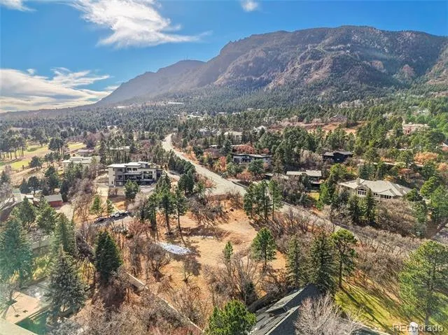 32 Penrose Lane Colorado Springs, CO 80906