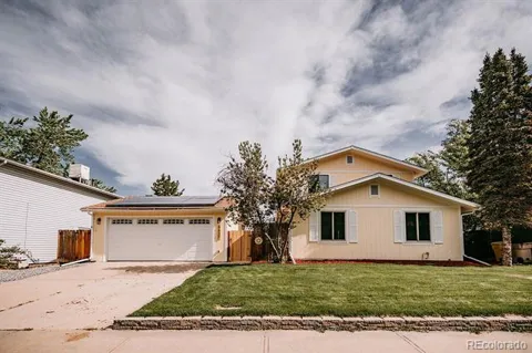 6637 W 95th Place