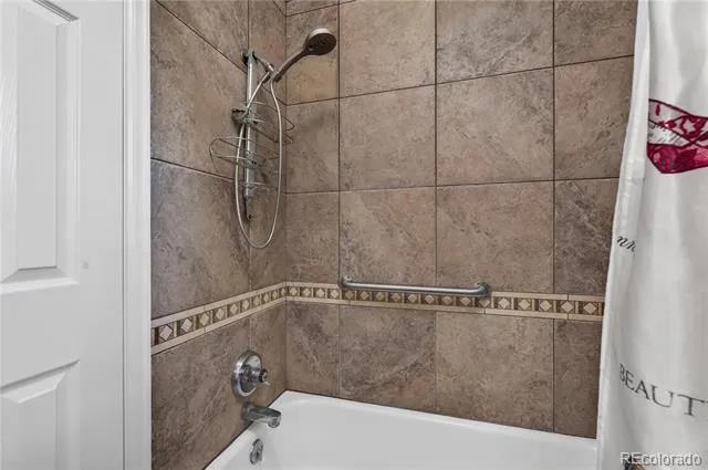 6371 E Dickenson Place Denver, CO 80222
