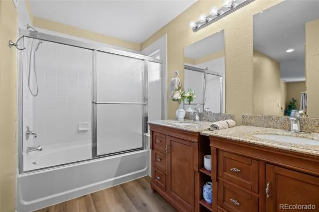 7601 S Quatar Way Aurora, CO 80016