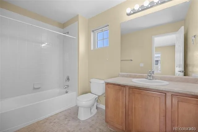 7601 S Quatar Way Aurora, CO 80016
