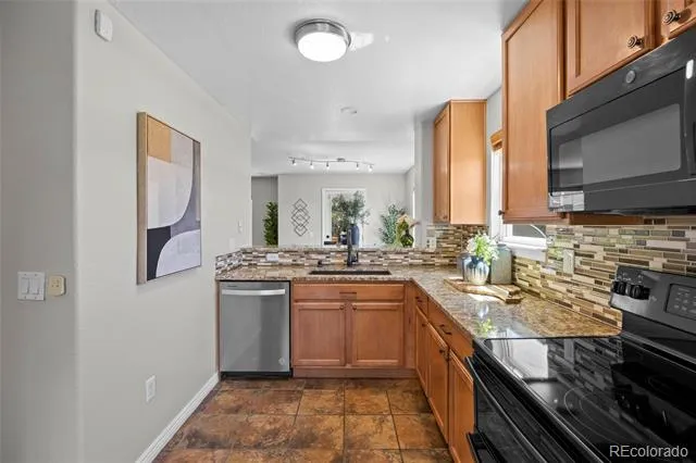 7601 S Quatar Way Aurora, CO 80016