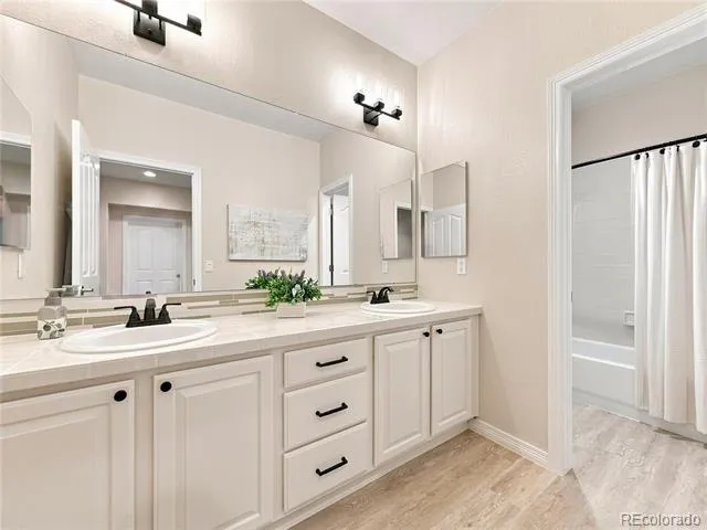 2794 Pemberly Avenue Highlands Ranch, CO 80126