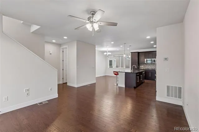 15613 E Broncos Place Englewood, CO 80112