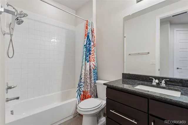 15613 E Broncos Place Englewood, CO 80112