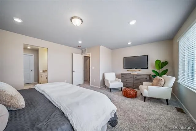 10124 Salem Court Commerce City, CO 80022