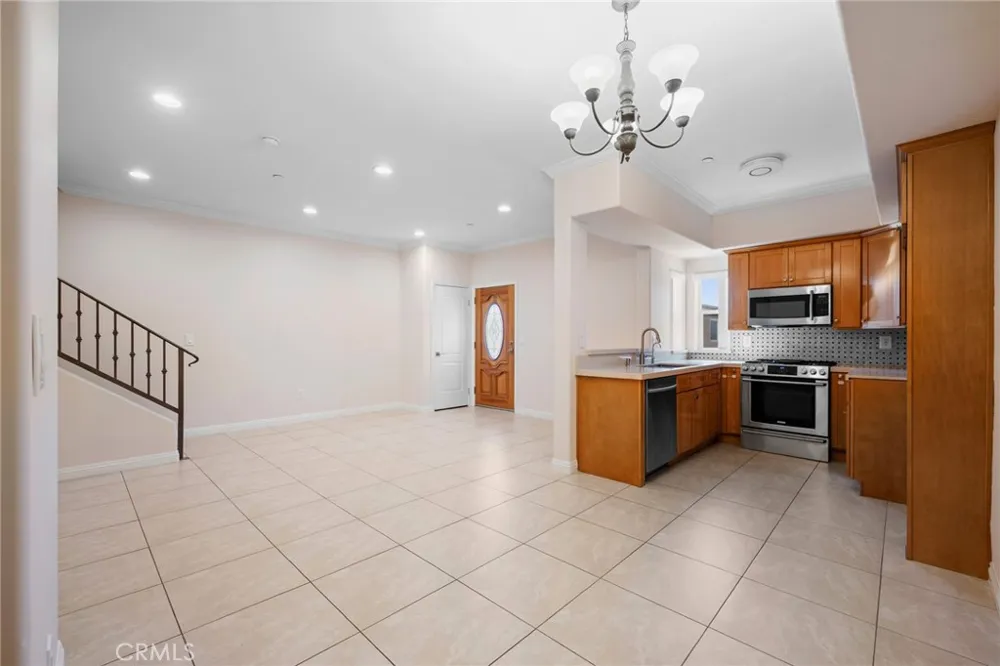 7225 Apperson Street #105 Tujunga, CA 91042