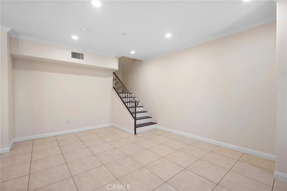 7225 Apperson Street #105 Tujunga, CA 91042