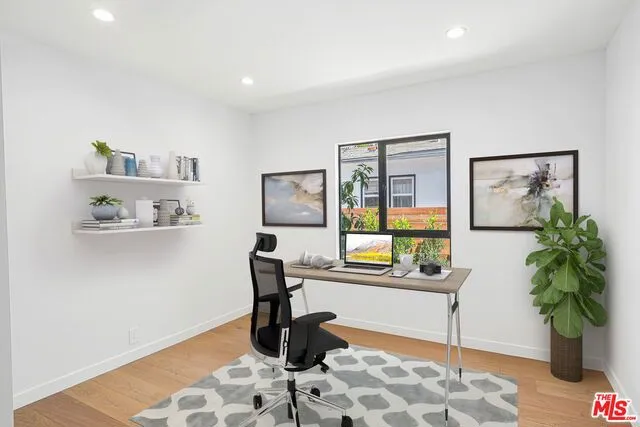 545 San Juan #3 Venice, CA 90291