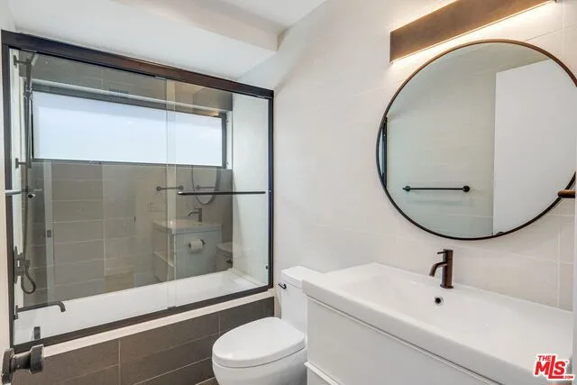 545 San Juan #3 Venice, CA 90291