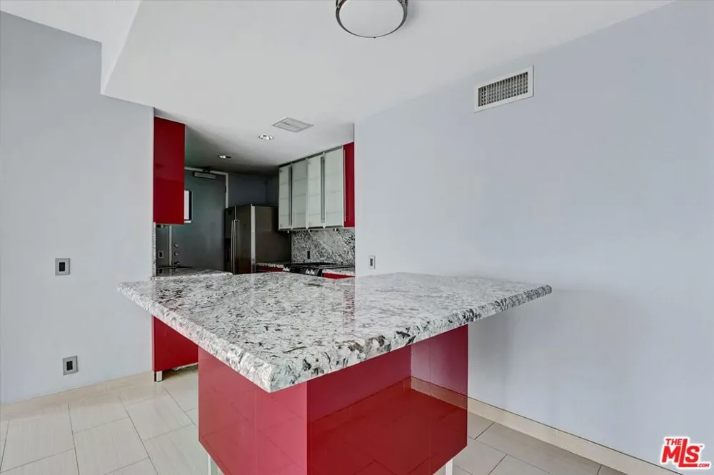 10747 Wilshire Boulevard #1002 Los Angeles, CA 90024