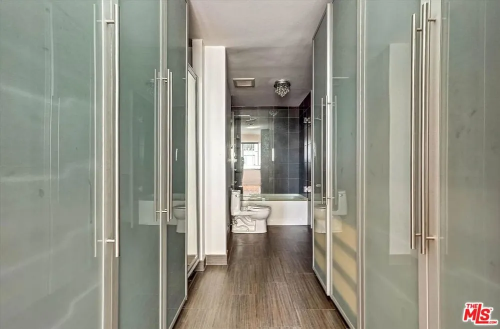 10747 Wilshire Boulevard #1002 Los Angeles, CA 90024