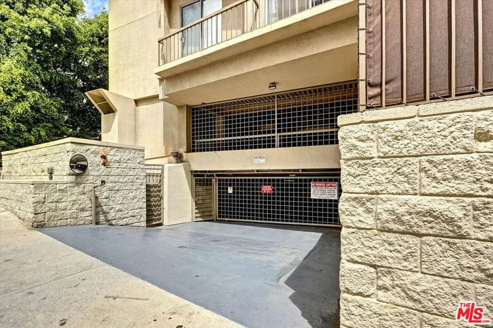 10747 Wilshire Boulevard #1002 Los Angeles, CA 90024