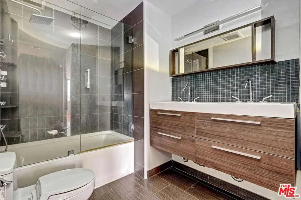 10747 Wilshire Boulevard #1002 Los Angeles, CA 90024