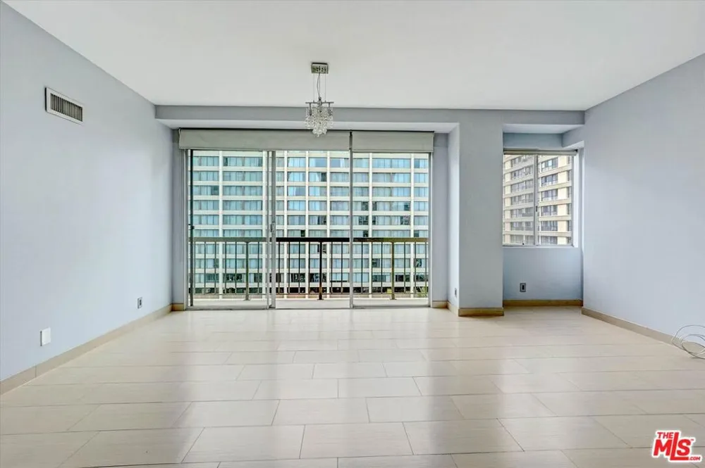 10747 Wilshire Boulevard #1002 Los Angeles, CA 90024