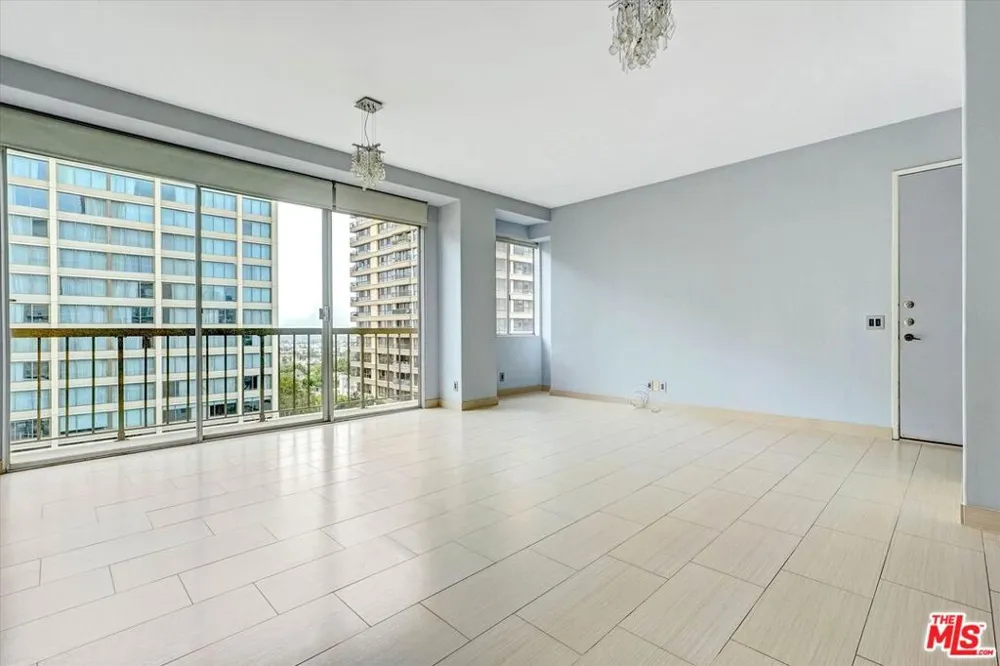 10747 Wilshire Boulevard #1002 Los Angeles, CA 90024