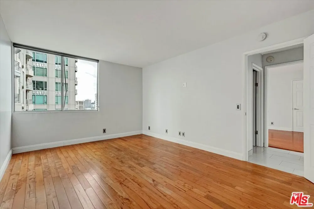 10747 Wilshire Boulevard #1002 Los Angeles, CA 90024