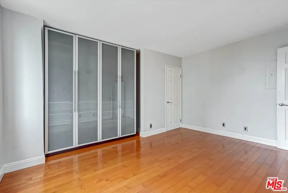 10747 Wilshire Boulevard #1002 Los Angeles, CA 90024